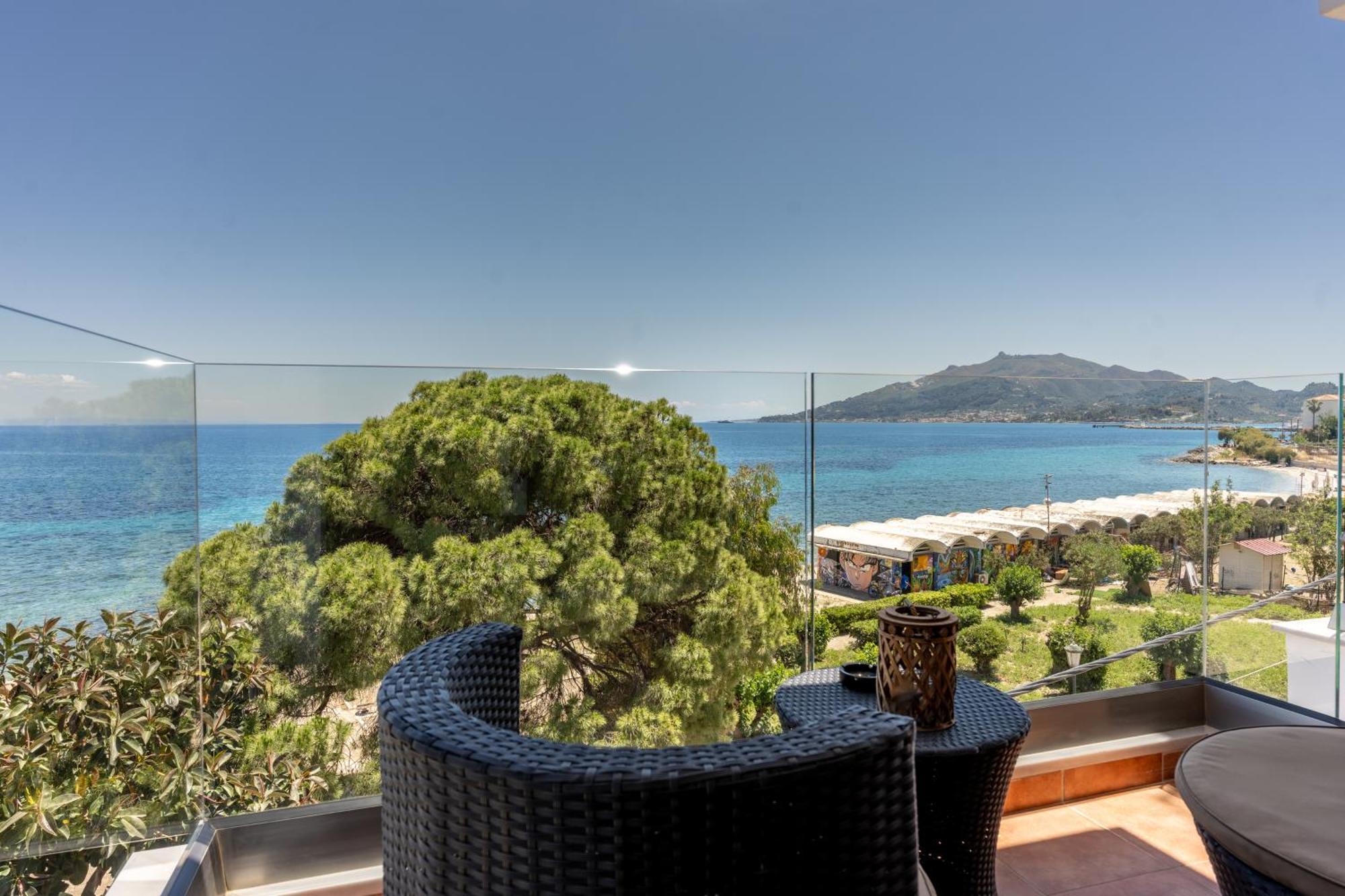 Seafront Spirit Apartments Закинтос Екстериор снимка