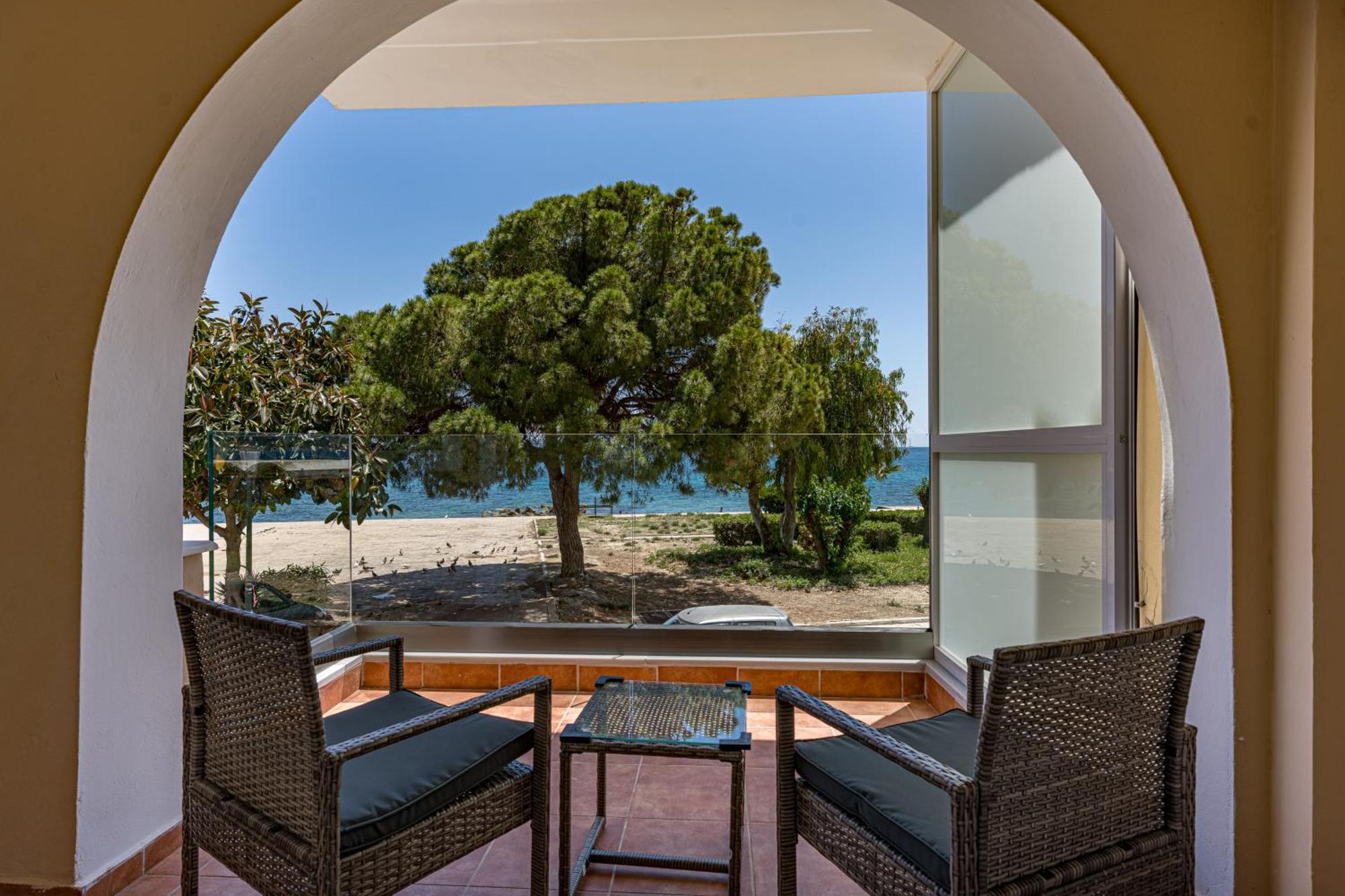 Seafront Spirit Apartments Закинтос Екстериор снимка