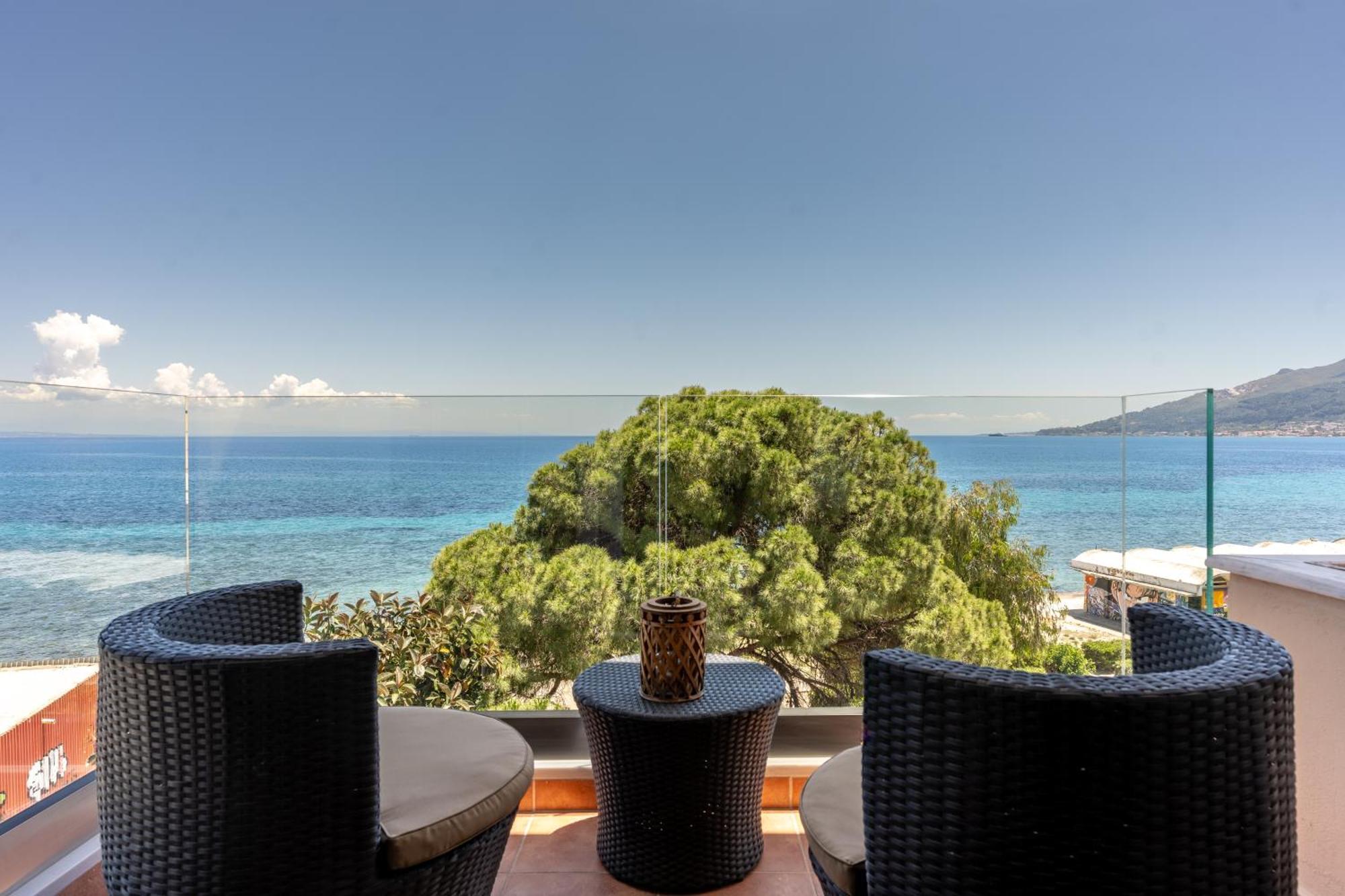 Seafront Spirit Apartments Закинтос Екстериор снимка