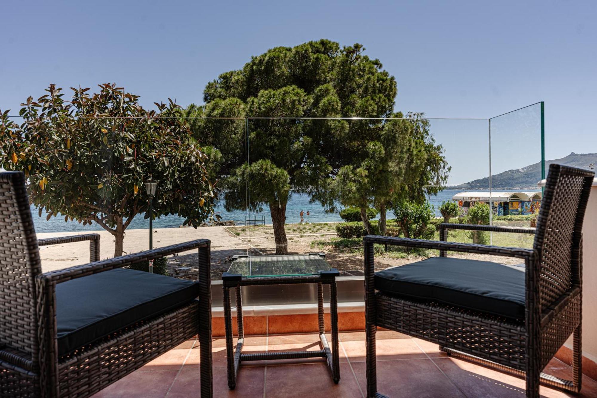 Seafront Spirit Apartments Закинтос Екстериор снимка